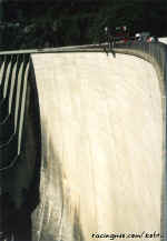 dam.jpg (35467 bytes)